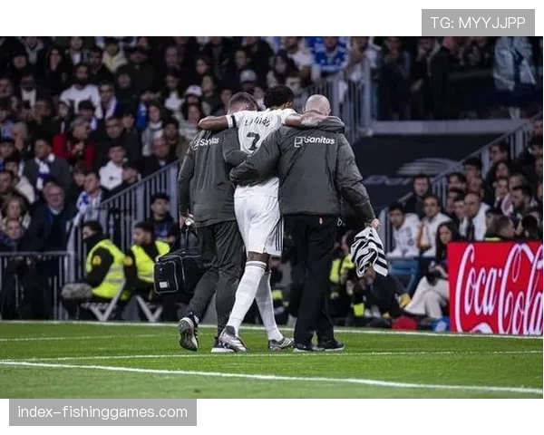 皇马官方宣布米利唐左腿肌肉损伤，居莱尔右腿肌肉损伤，两人均赛季报销